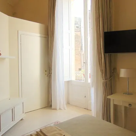 4 Balconi Rooms-Boutique B&B Lecce Exterior photo