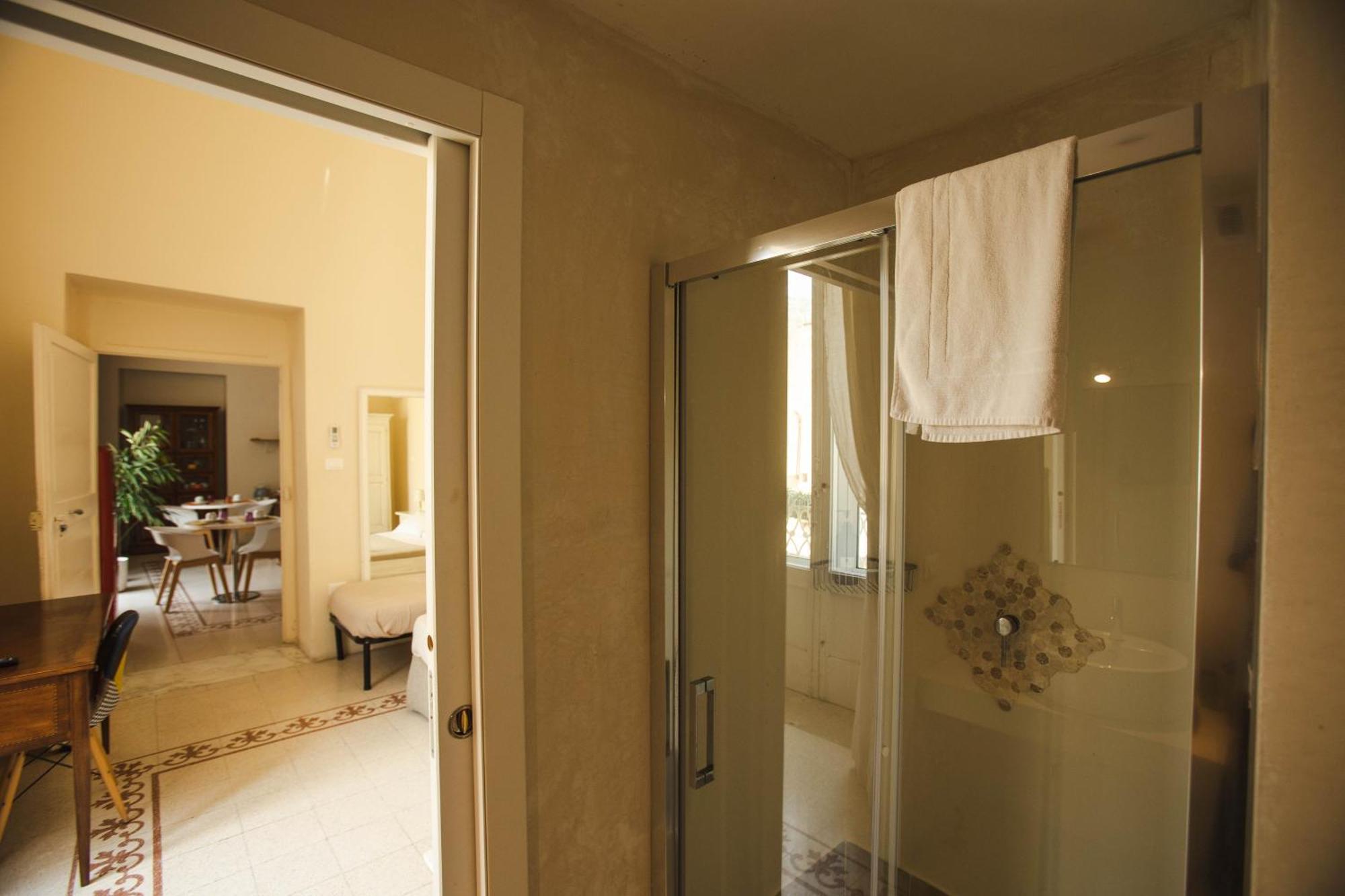 4 Balconi Rooms-boutique Bed and breakfast