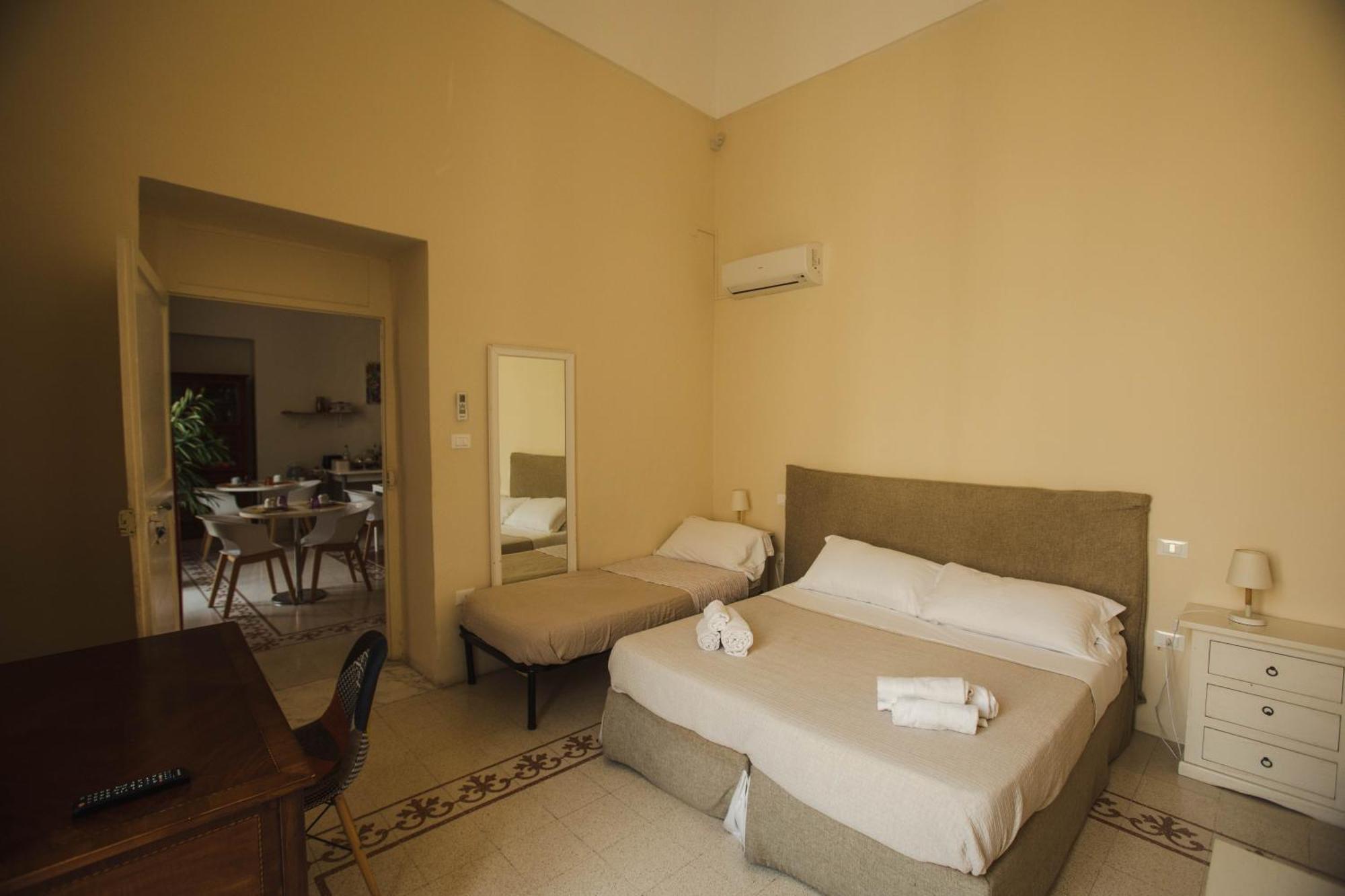 4 Balconi Rooms-boutique Bed and breakfast Lecce